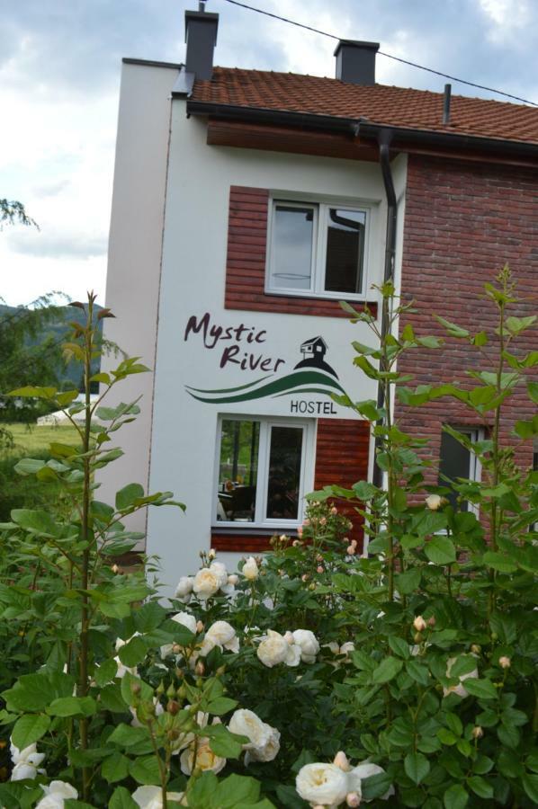 Mystic River Design Hostel 巴伊纳巴什塔 外观 照片